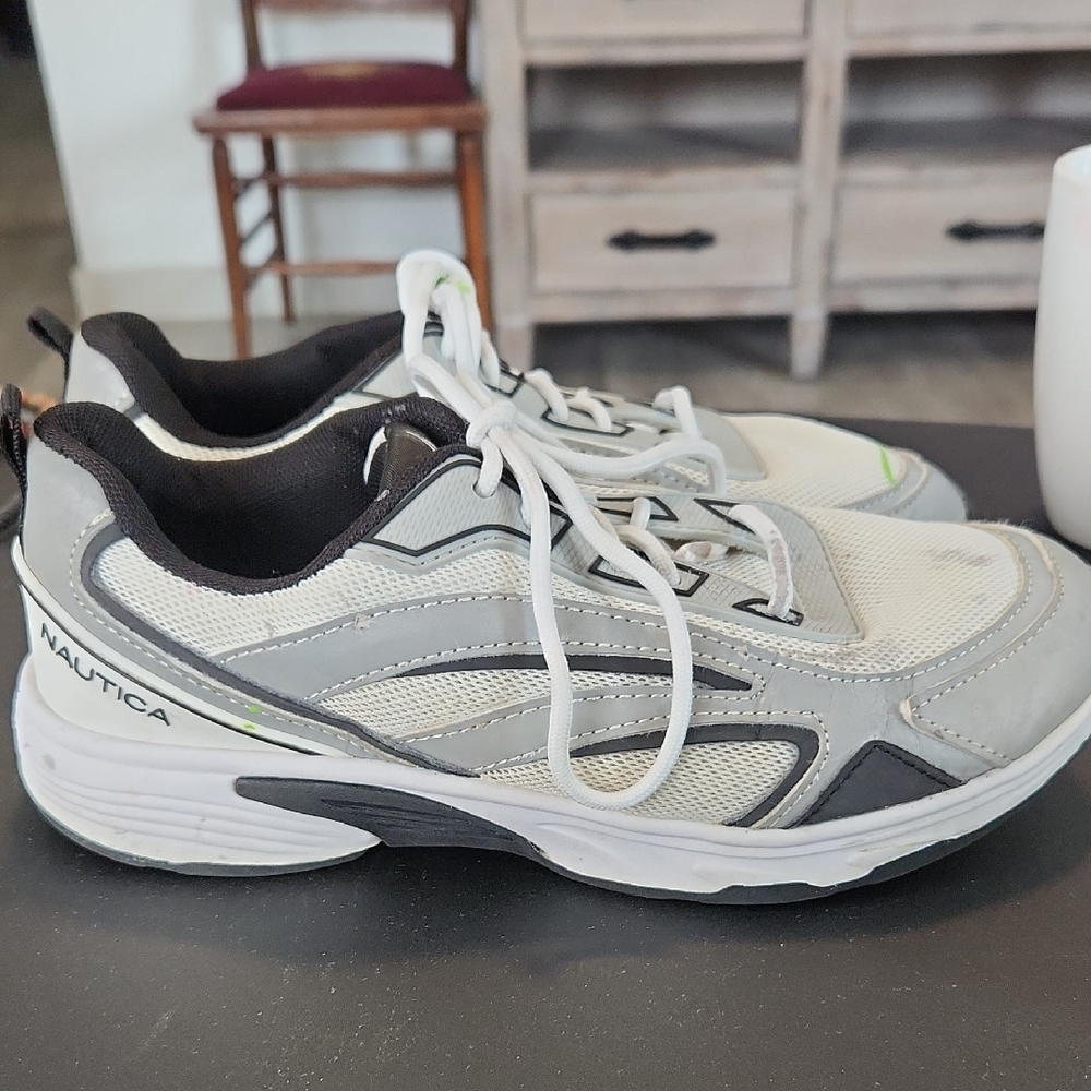 Nautica Men's White and Gray Sneakers